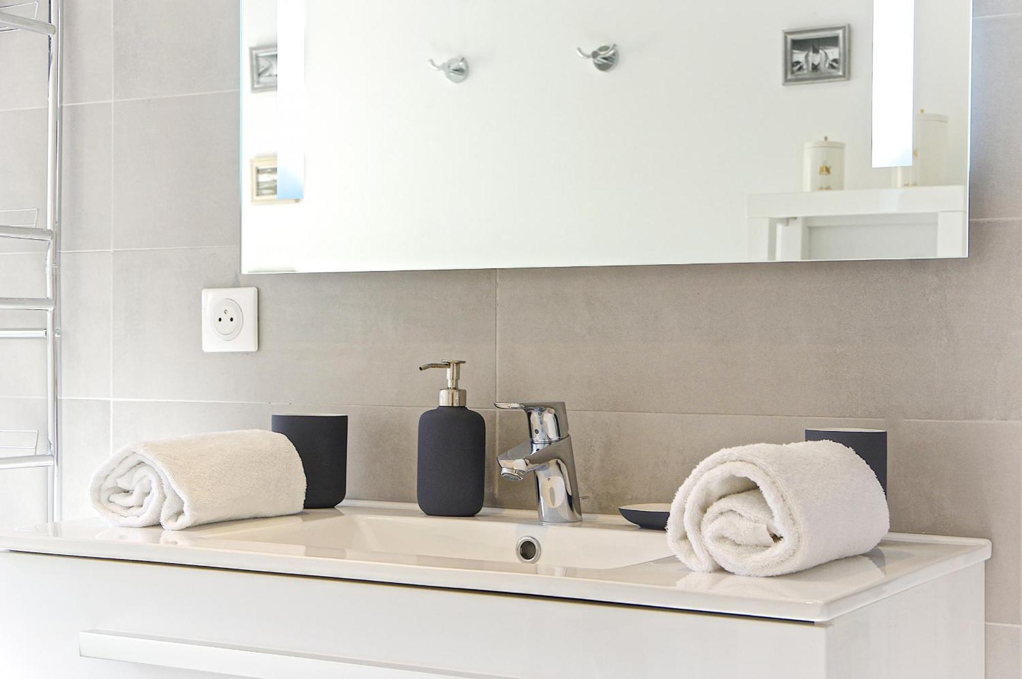Fondaudege - Appartement 1 Chambre Avec Parking Бордо Экстерьер фото